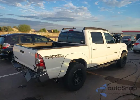 2014 Toyota Tacoma Base V6 z USA, uszkodzony, nr VIN 3TMLU4EN4EM160190